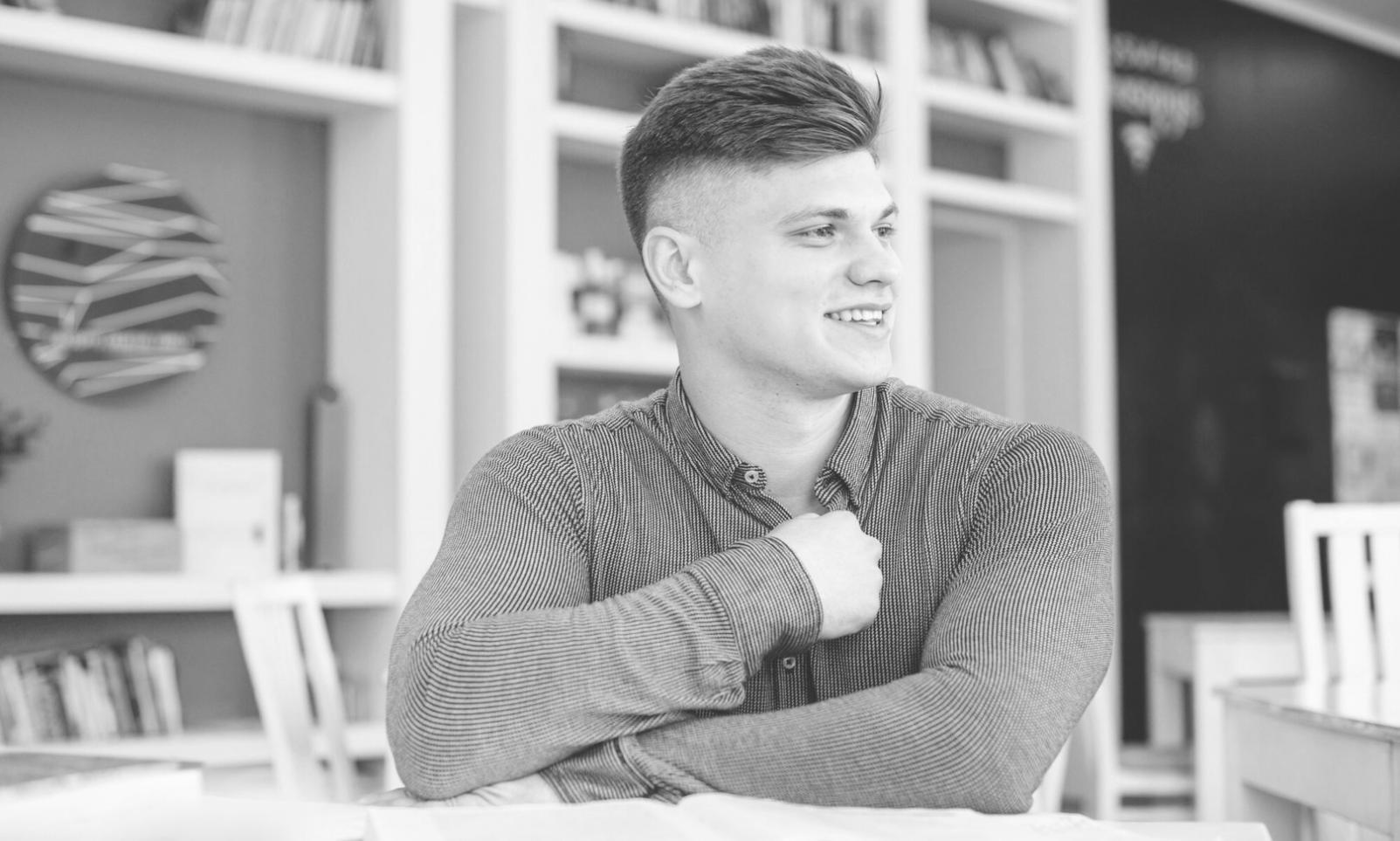 Ambiente di lavoro tranquillo e professionale per sessioni di sviluppo personale